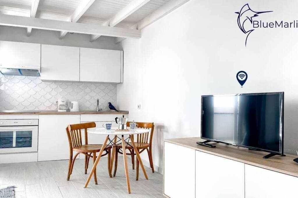 Апартаменты B-Rent Bluemarlin Boutique Sea View Коральео Экстерьер фото
